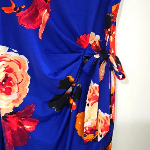 Dress - Picture 3 of 4